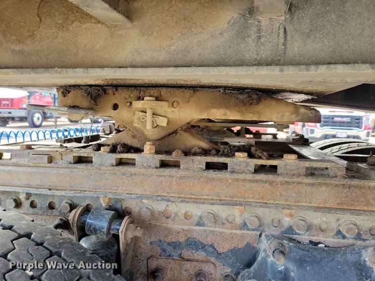 image for item NV9760 2004 Sterling AT9500 semi truck