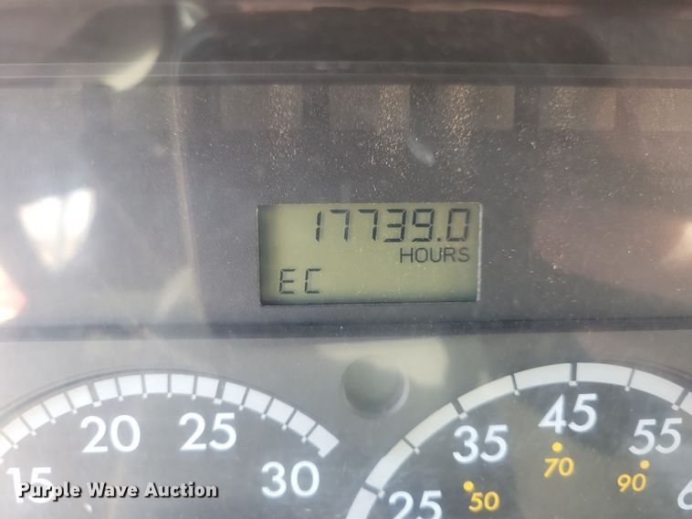 image for item NV9760 2004 Sterling AT9500 semi truck