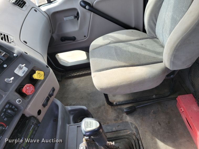 image for item NV9760 2004 Sterling AT9500 semi truck