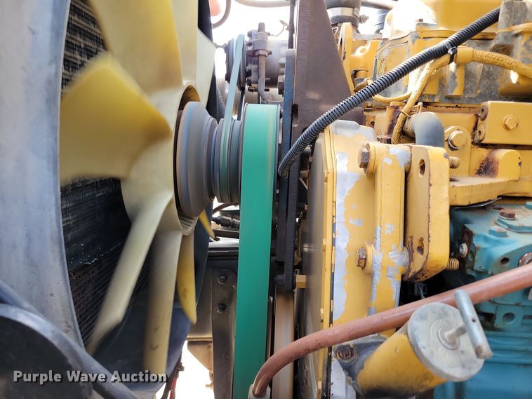 image for item NV9760 2004 Sterling AT9500 semi truck