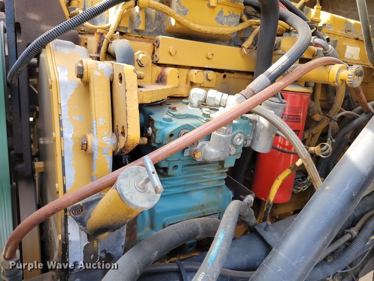 image for item NV9760 2004 Sterling AT9500 semi truck