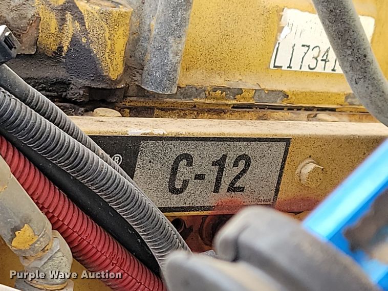 image for item NV9760 2004 Sterling AT9500 semi truck