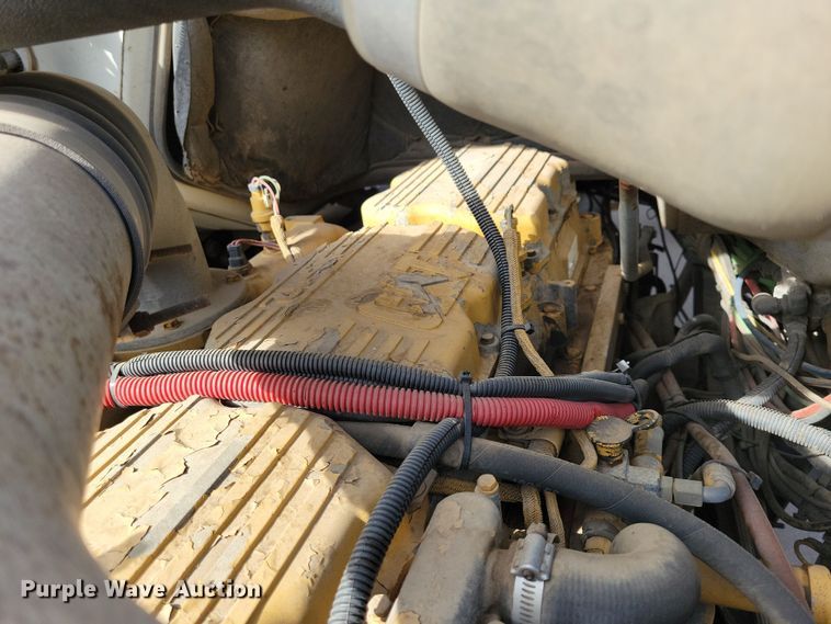 image for item NV9760 2004 Sterling AT9500 semi truck