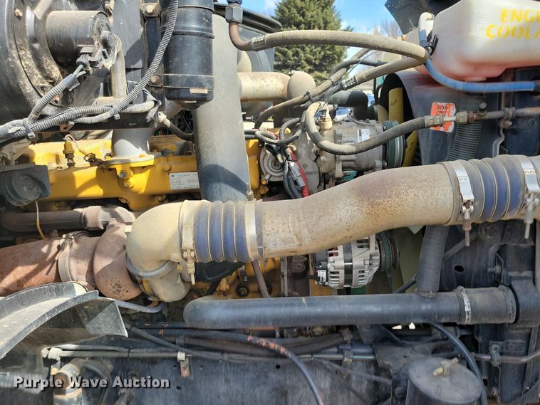 image for item NV9760 2004 Sterling AT9500 semi truck