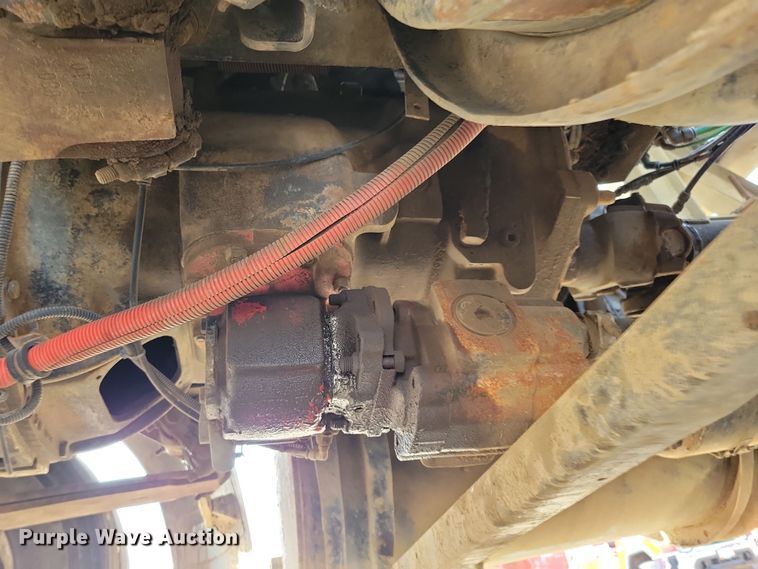 image for item NV9760 2004 Sterling AT9500 semi truck