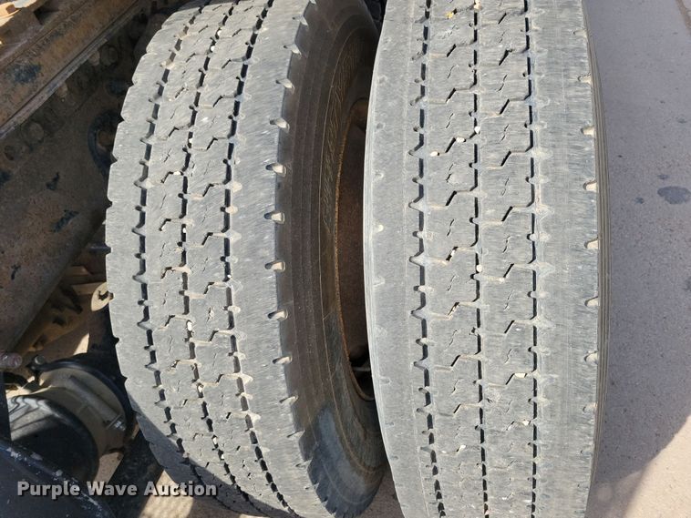 image for item NV9760 2004 Sterling AT9500 semi truck