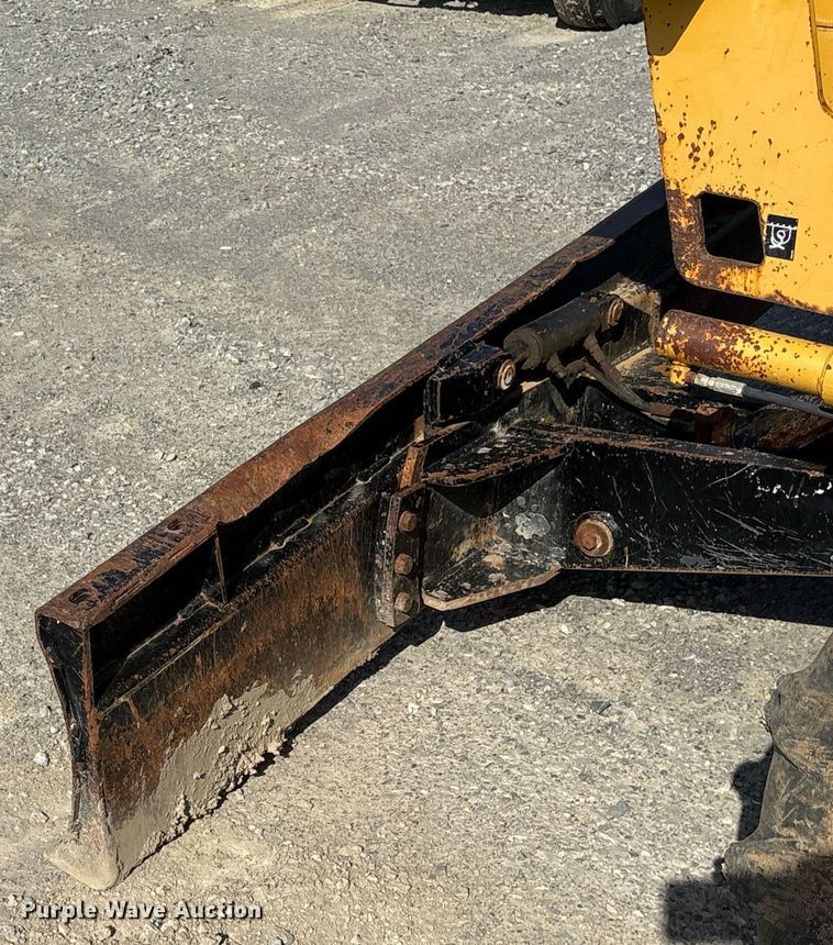 image for item OB9638 2007 Vermeer RT1250 trencher