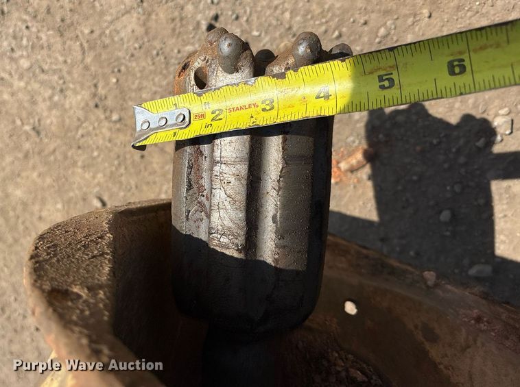 image for item OB9639 Ingersoll Rand ECM-680 crawler drill