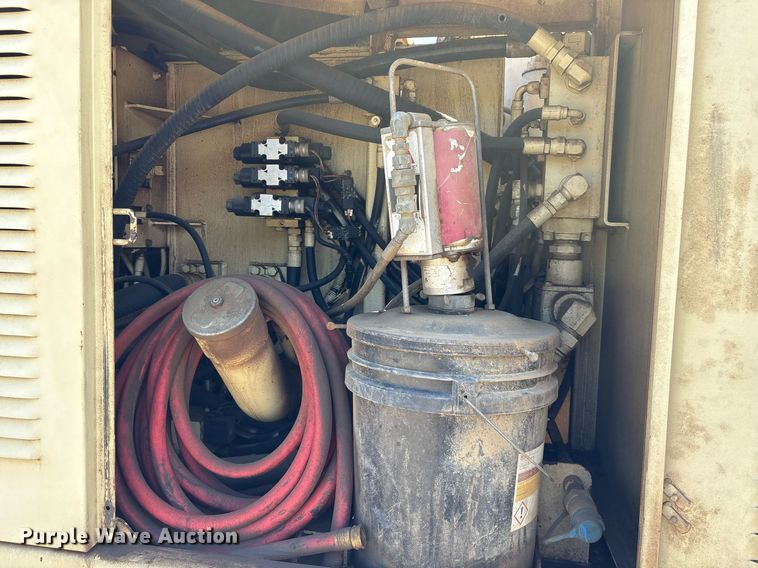 image for item OB9639 Ingersoll Rand ECM-680 crawler drill