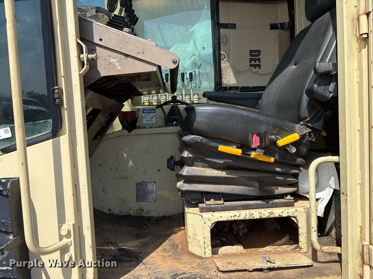 image for item OB9639 Ingersoll Rand ECM-680 crawler drill