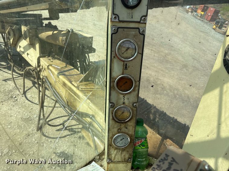 image for item OB9639 Ingersoll Rand ECM-680 crawler drill