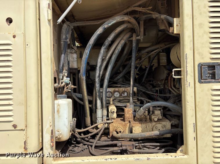 image for item OB9640 Ingersoll Rand ECM-680 crawler drill