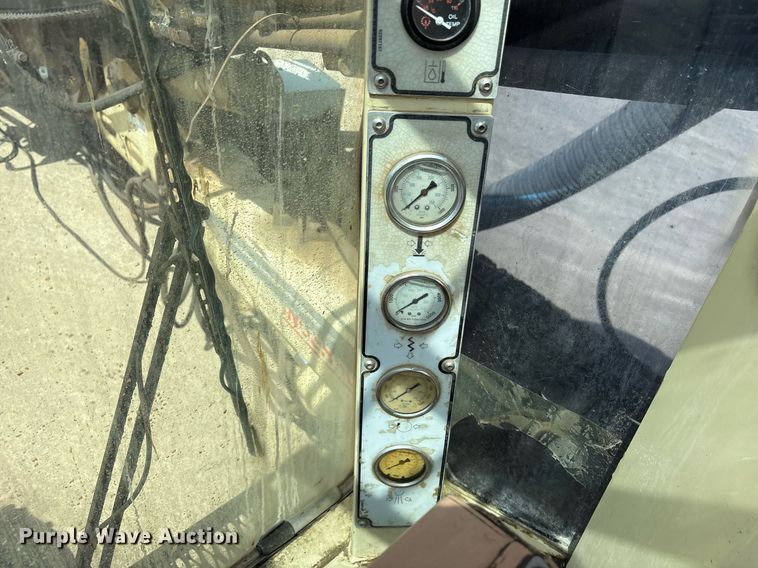 image for item OB9640 Ingersoll Rand ECM-680 crawler drill