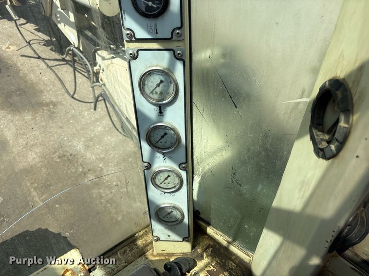 image for item OB9641 Ingersoll Rand ECM-680 crawler drill