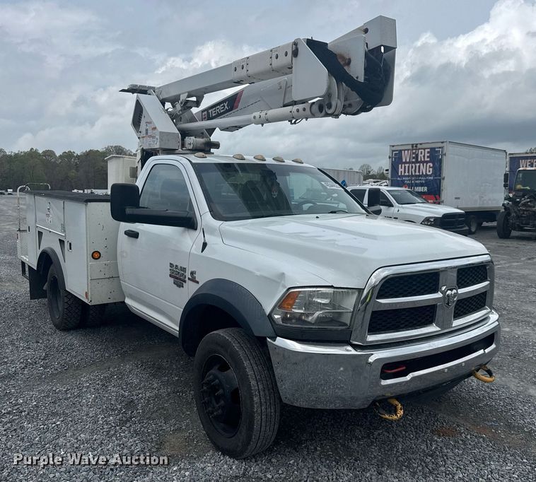 image for item YA0388 2015 Dodge Ram 5500 bucket truck