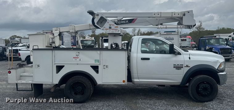 image for item YA0388 2015 Dodge Ram 5500 bucket truck