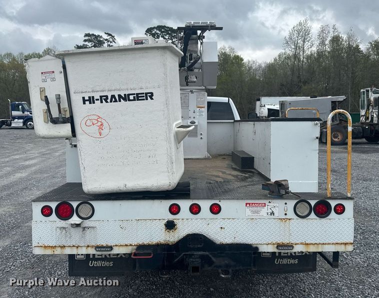 image for item YA0388 2015 Dodge Ram 5500 bucket truck