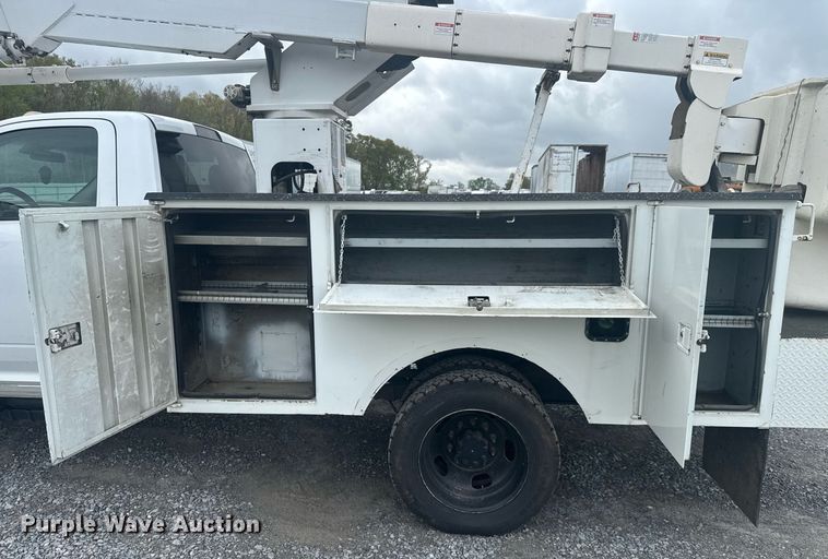 image for item YA0388 2015 Dodge Ram 5500 bucket truck