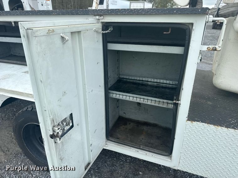 image for item YA0388 2015 Dodge Ram 5500 bucket truck