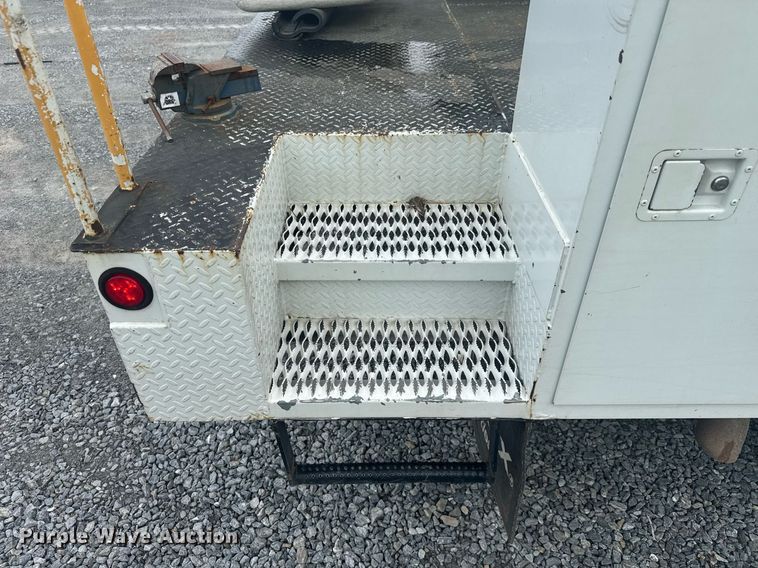 image for item YA0388 2015 Dodge Ram 5500 bucket truck