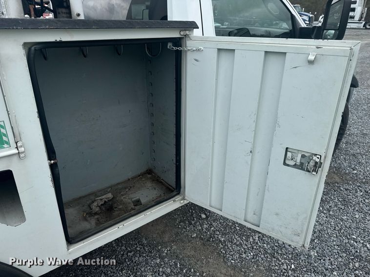 image for item YA0388 2015 Dodge Ram 5500 bucket truck