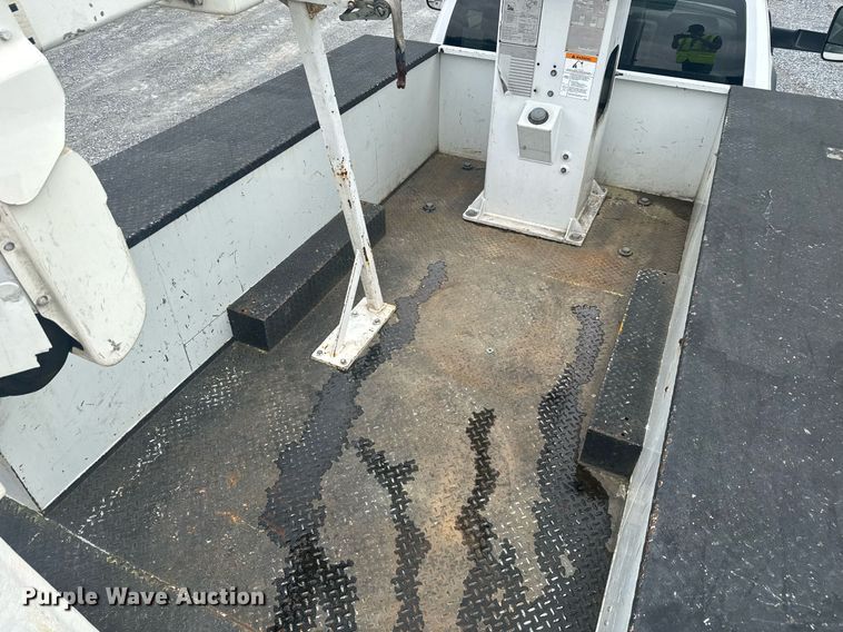 image for item YA0388 2015 Dodge Ram 5500 bucket truck