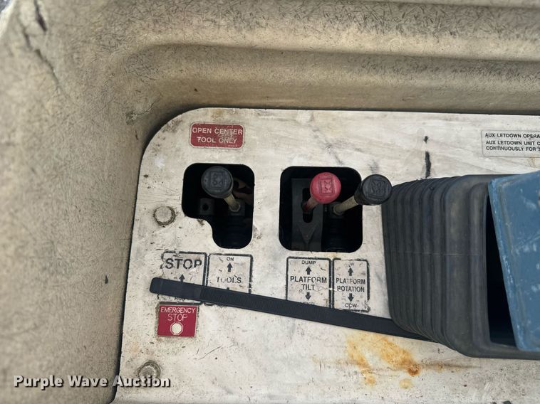 image for item YA0388 2015 Dodge Ram 5500 bucket truck