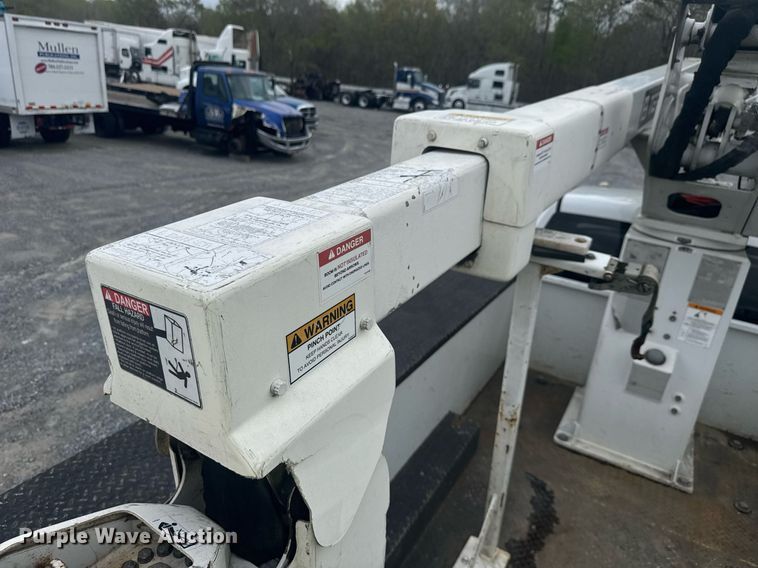 image for item YA0388 2015 Dodge Ram 5500 bucket truck