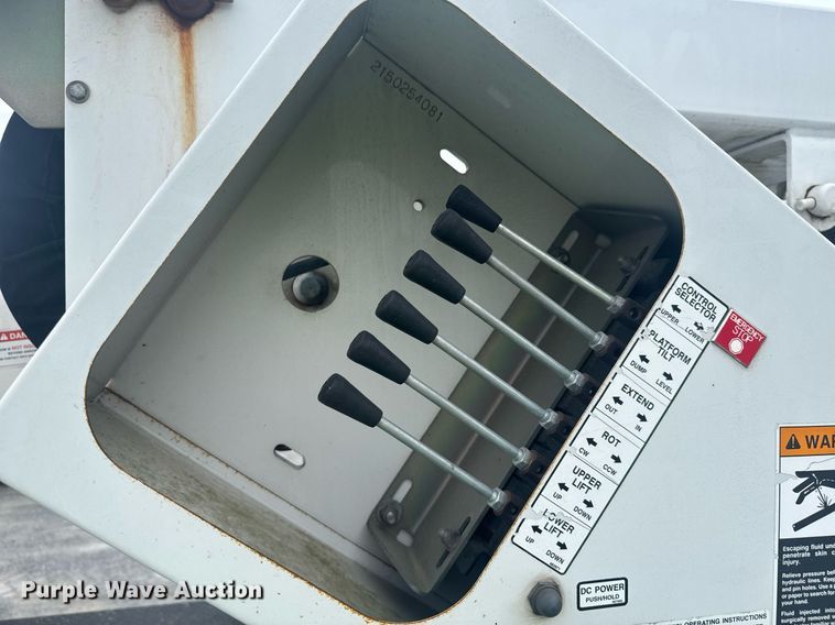 image for item YA0388 2015 Dodge Ram 5500 bucket truck