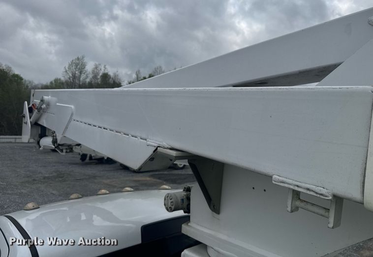 image for item YA0388 2015 Dodge Ram 5500 bucket truck