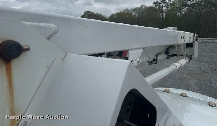 image for item YA0388 2015 Dodge Ram 5500 bucket truck