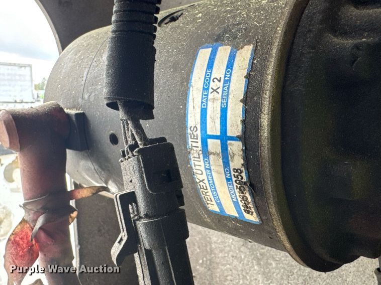 image for item YA0388 2015 Dodge Ram 5500 bucket truck