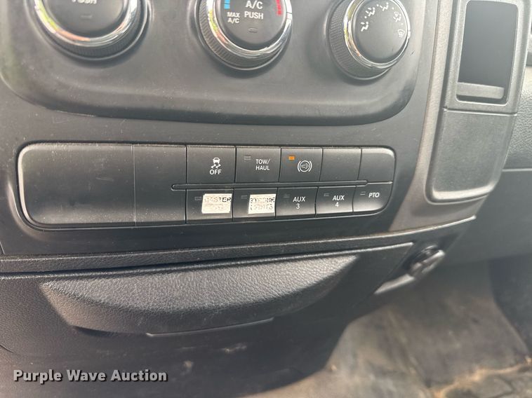 image for item YA0388 2015 Dodge Ram 5500 bucket truck