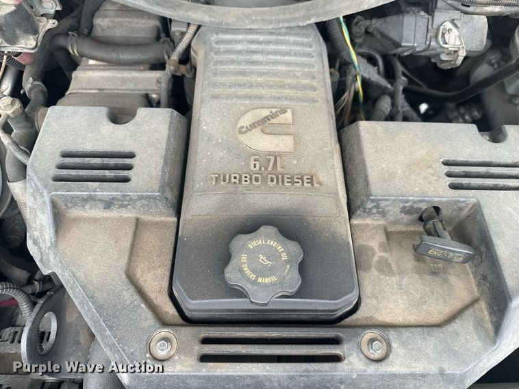 image for item YA0388 2015 Dodge Ram 5500 bucket truck