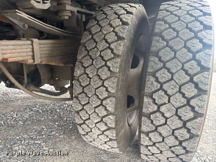 image for item YA0388 2015 Dodge Ram 5500 bucket truck