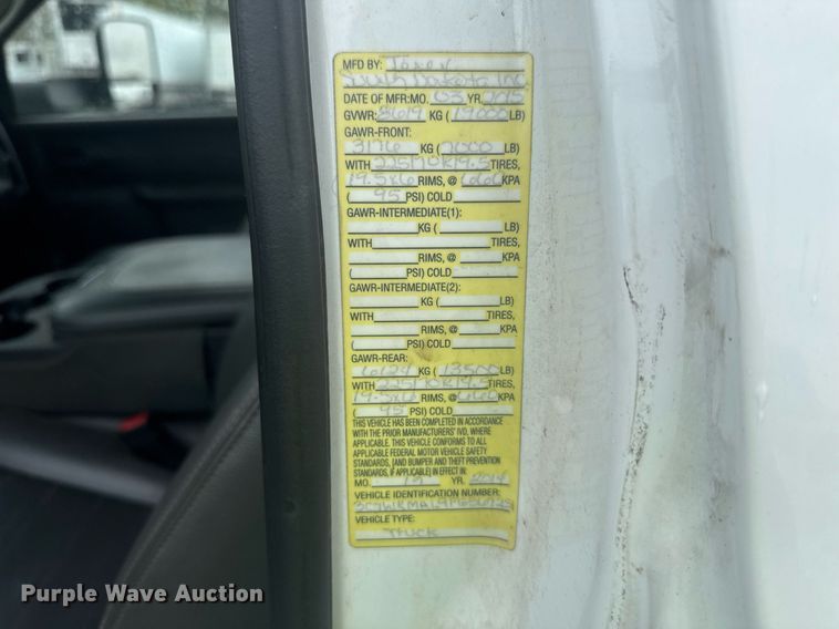 image for item YA0388 2015 Dodge Ram 5500 bucket truck