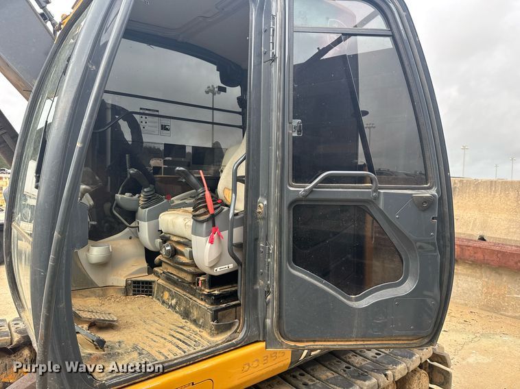 image for item YA0438 2019 John Deere 75G excavator
