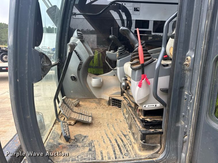 image for item YA0438 2019 John Deere 75G excavator