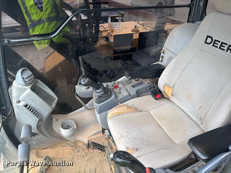 image for item YA0438 2019 John Deere 75G excavator