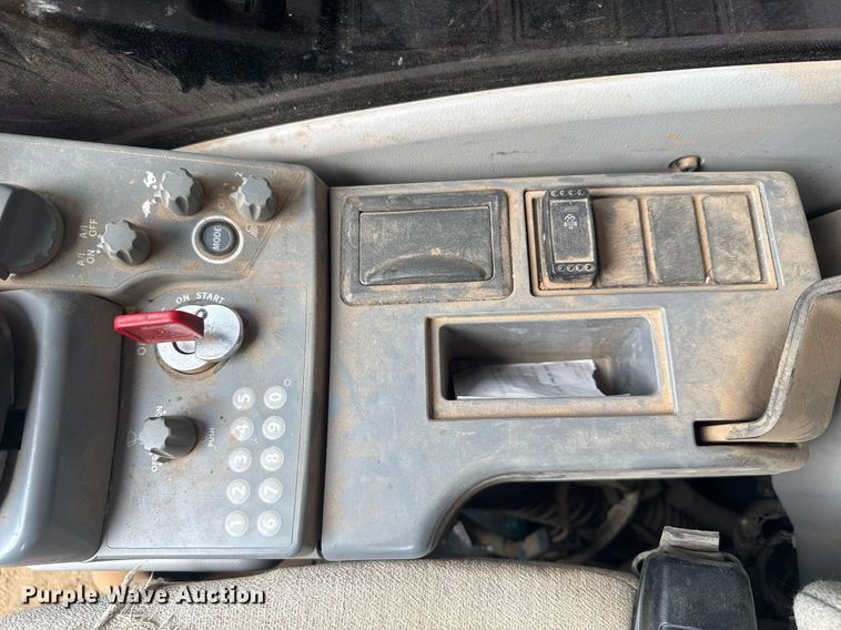 image for item YA0438 2019 John Deere 75G excavator