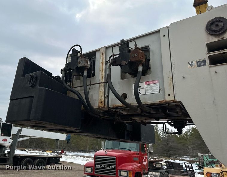 image for item YA0449 1996 Link Belt HTC8670 crane