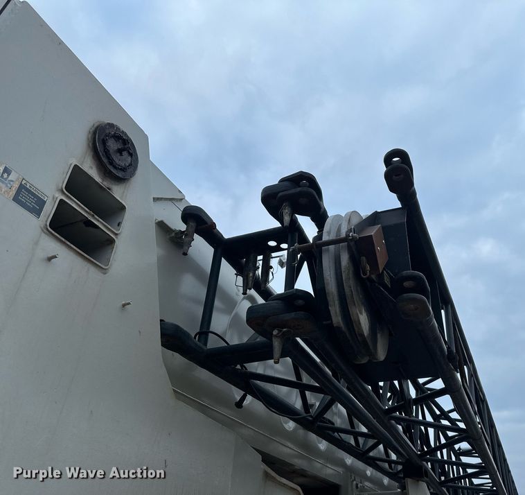 image for item YA0449 1996 Link Belt HTC8670 crane