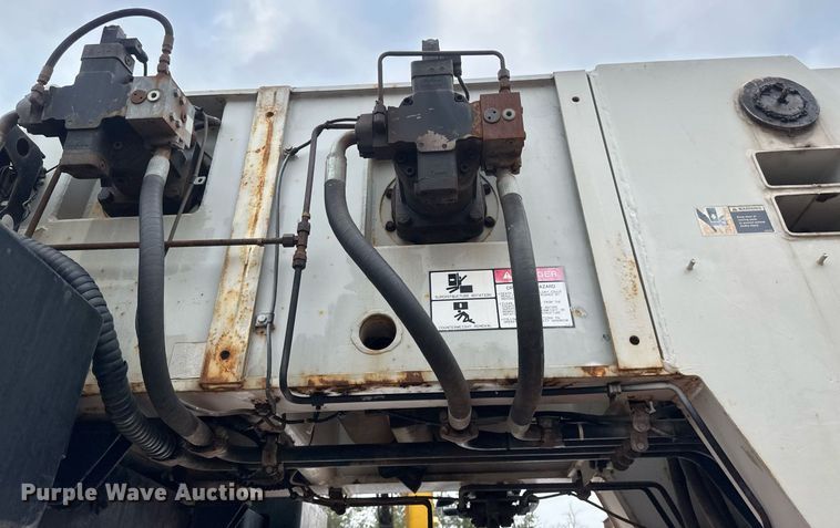 image for item YA0449 1996 Link Belt HTC8670 crane