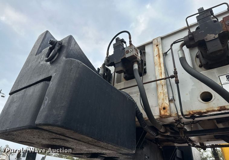 image for item YA0449 1996 Link Belt HTC8670 crane