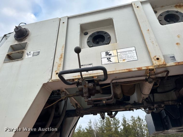 image for item YA0449 1996 Link Belt HTC8670 crane