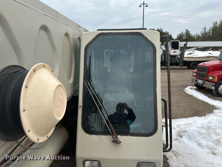 image for item YA0449 1996 Link Belt HTC8670 crane