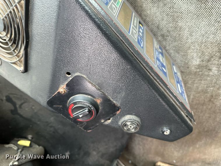 image for item YA0449 1996 Link Belt HTC8670 crane