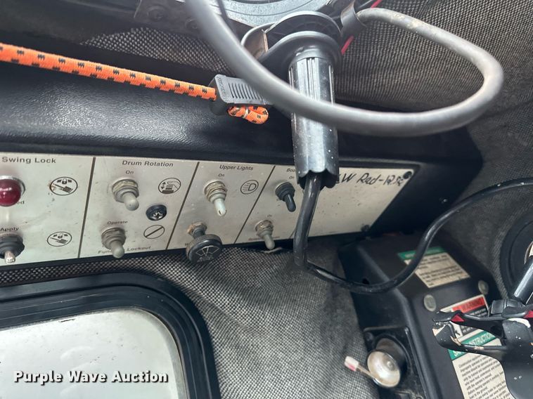 image for item YA0449 1996 Link Belt HTC8670 crane