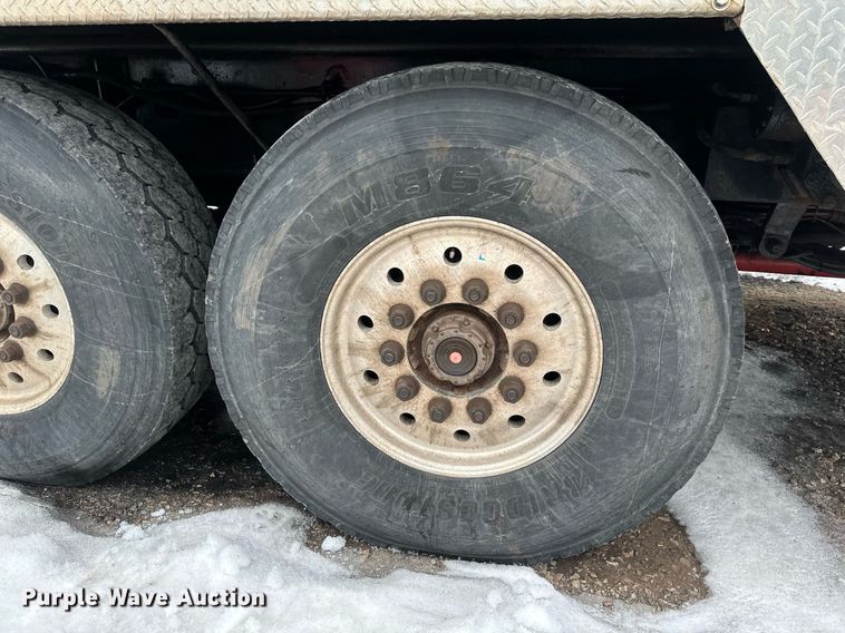 image for item YA0449 1996 Link Belt HTC8670 crane