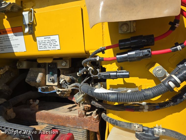 image for item YA0461 2019 Komatsu D51PX-24 dozer